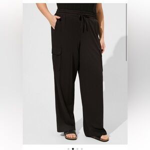 Torrid NWT Pull-On Wide Leg Stretch Challis Cargo Pants